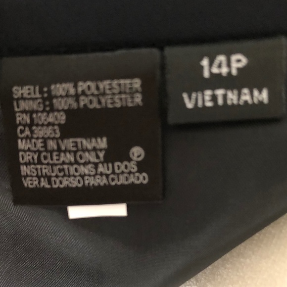 Tahari ASL Navy Blue Short Sleeve Skirt Suit with Pleat Detail Size 14P - Picture 14 of 16